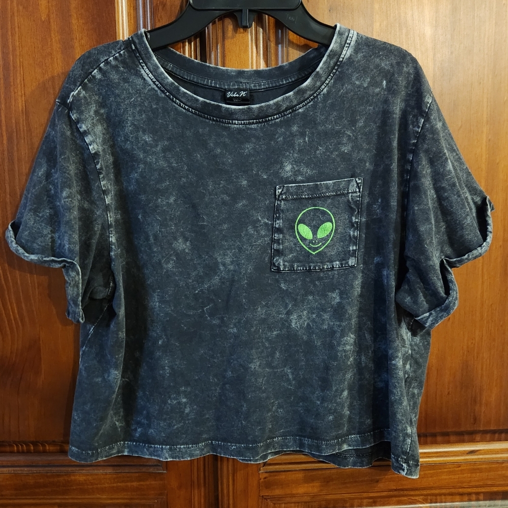 Vibe N’ Dark Acid Washed Alien Crop Tee - Large